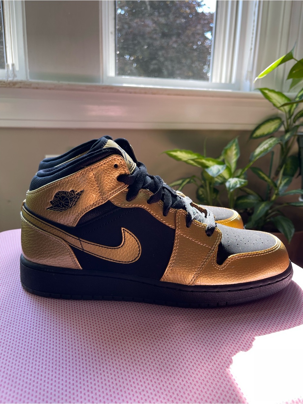 Jordan 1 “Gold Coin” Mids (size 7y)